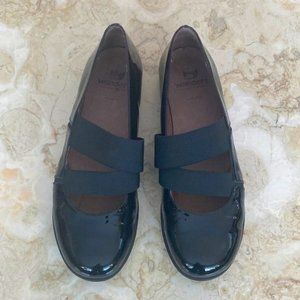 Wonders Black?Patent Leather Slip On Comfort Shoes Made in Spain